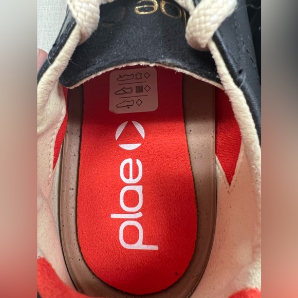 Plae “Sun” in black. 4.5W or 6M only tried on & worn for 1 day. - Picture 3 of 8